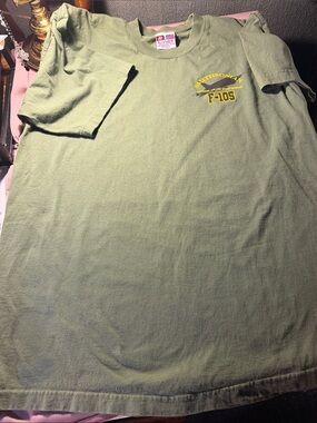 Smithsonian F-105 Short Sleeve Crewneck T-Shirt - Olive